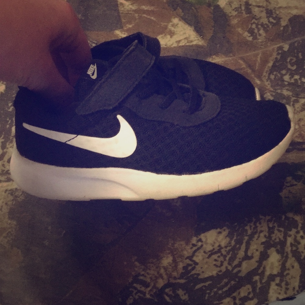 Nike toddler boy shoes size 10